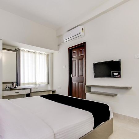 Capital O New Paradise Inn Irugur Екстер'єр фото