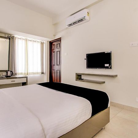 Capital O New Paradise Inn Irugur Екстер'єр фото