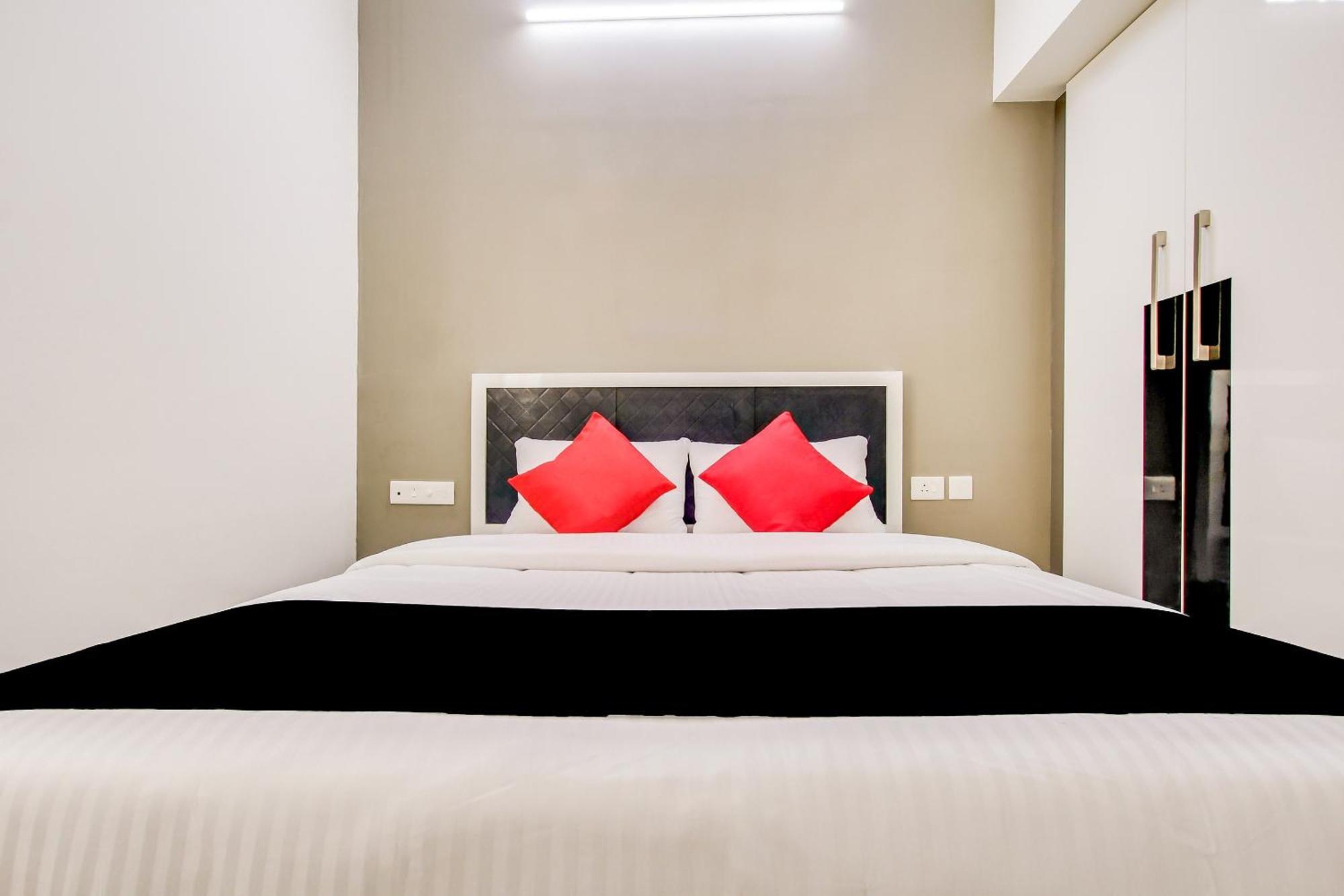 Capital O New Paradise Inn Irugur Екстер'єр фото